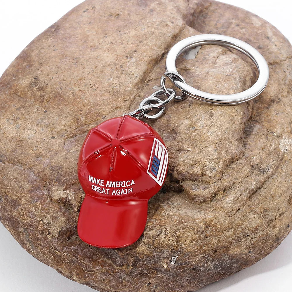 Trump Red Hat Pendant Keychain American Flag Hat Make America Great Again Metal Key Chain for Men Mesh Cap Car Key Ring Jewelry