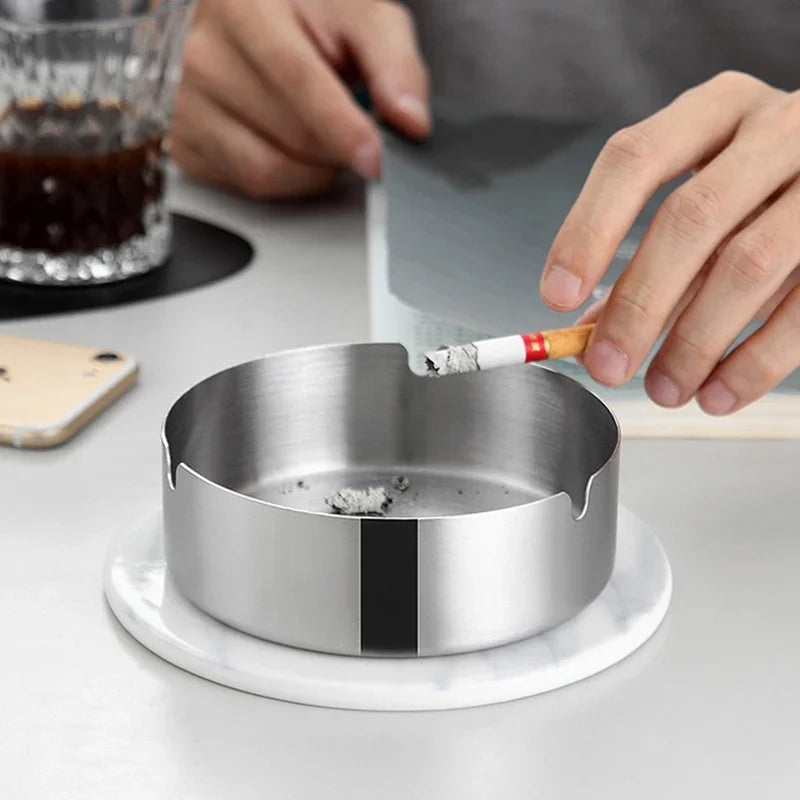 Cendrier Créatif avec Couvercle en Noyer - Inox Antivolant pour Bureau et Maison