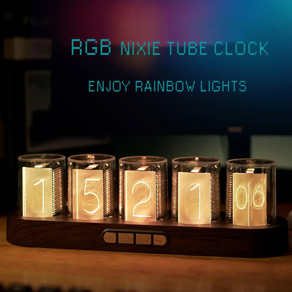 Horloge à tubes numériques avec rétro-éclairage LED RGB, salle de jeux ou un bureau. Luxueux coffret cadeau